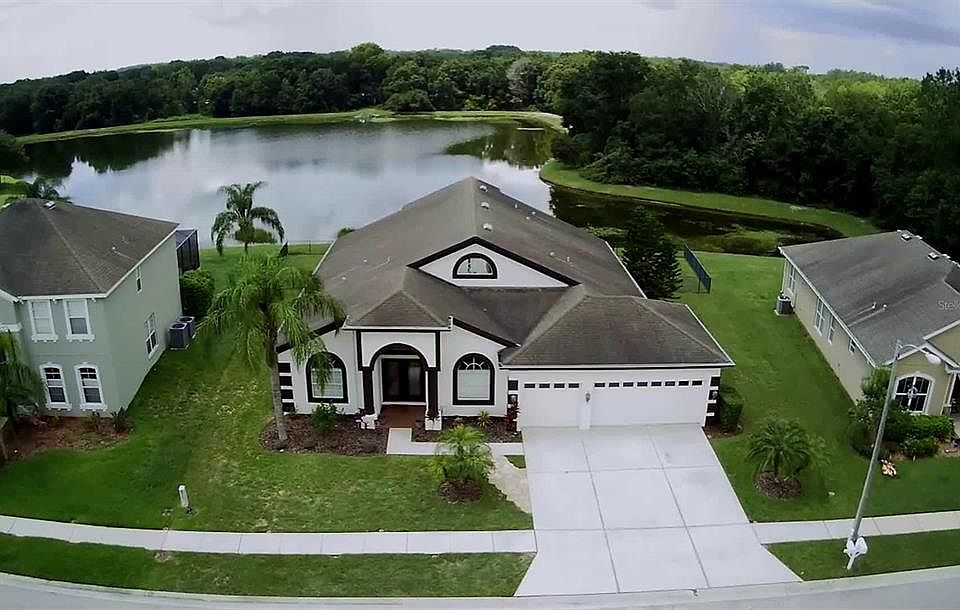 1st image of 7738 Crescent Palm Dr