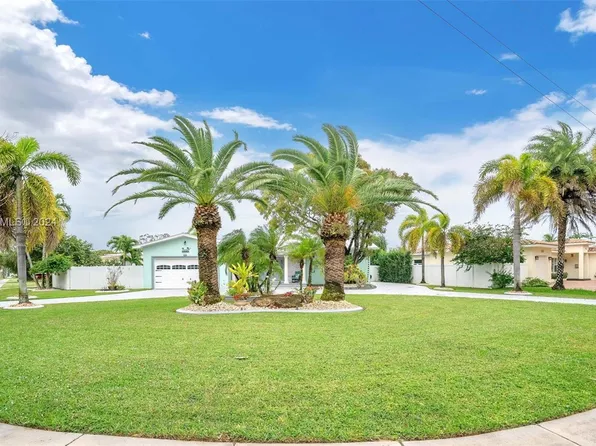 1221 Hammond Dr, Miami Springs, FL 33166