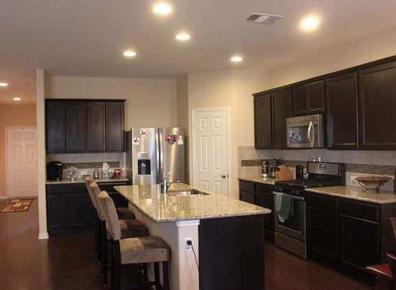 5th image of 132 Carrington Dr