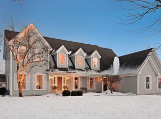 704 Bent Ridge Ln, Barrington, IL 60010