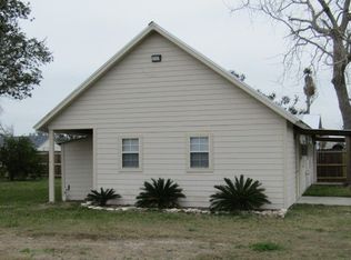 810 S Ann St, Rockport, TX 78382