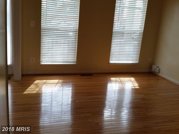 3rd image of 16 Remington Ct