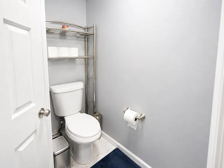 401 Broad Ave — Photo 8