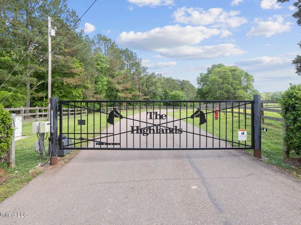 130 Pine Lake Cv, Flora, MS 39071