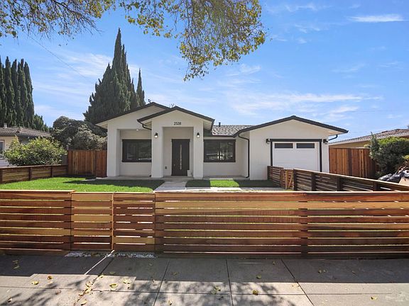 2nd image of 2538 Crystal Dr