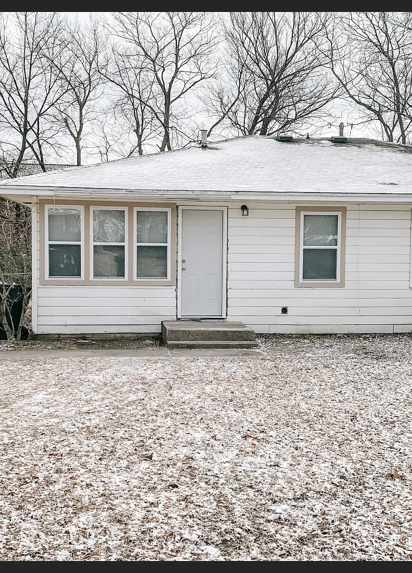 1 bed, 1.0 bath, $900 — Photo 1