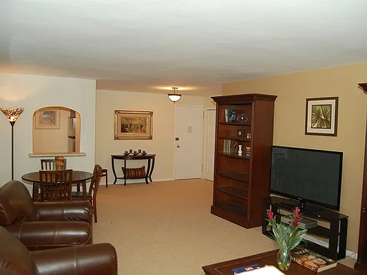 Sold by Sotheby's International Realty | media 6