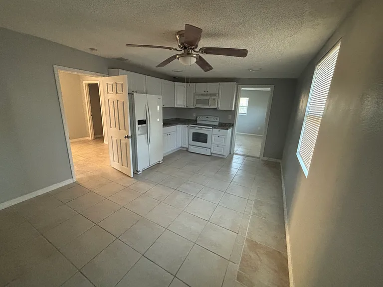 21962 Hernando Ave #2 — Photo 4