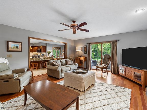 5th image of 1938 Fairway Dr