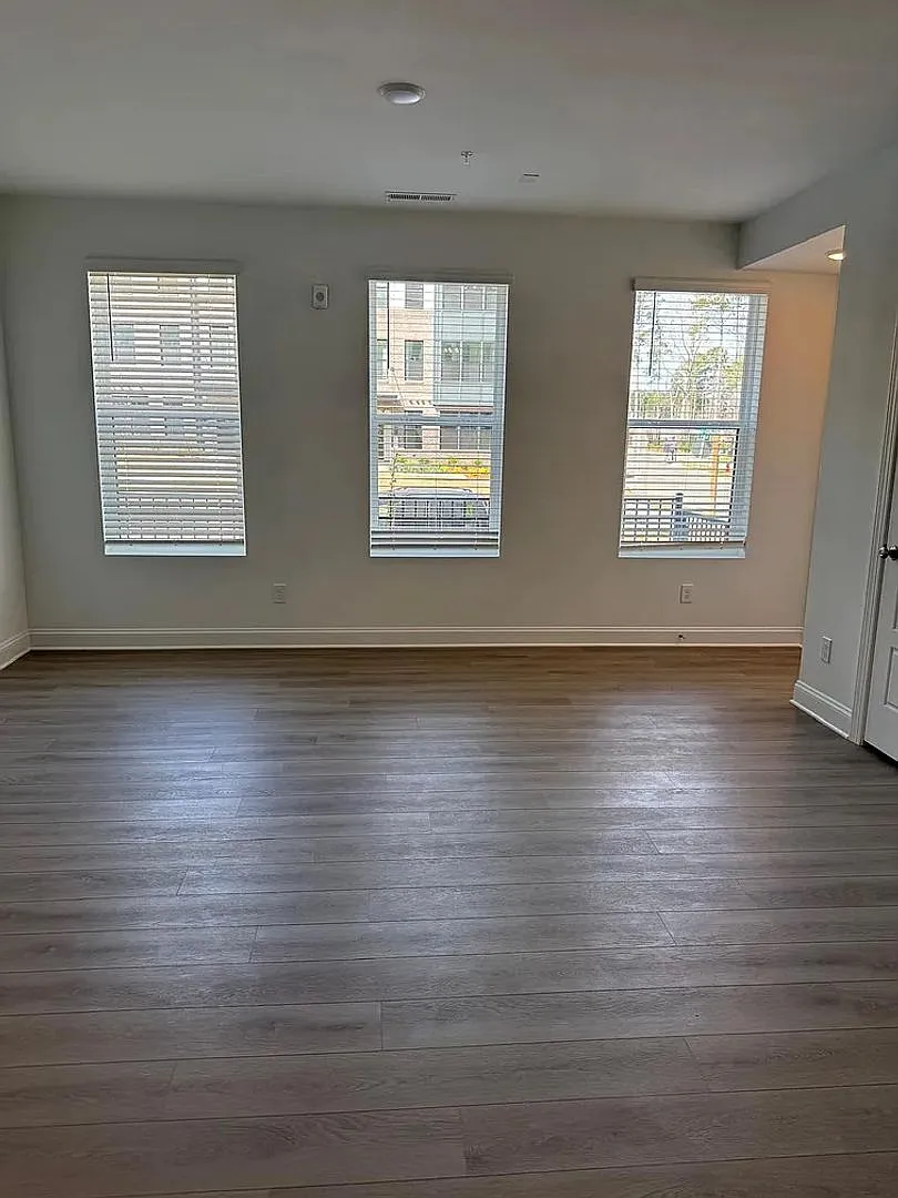 Stunning New Construction 3BD, 2.5BA Cary Townhome-Style Condo with a 1-Car Garage in a Prime Loc... — Photo 4