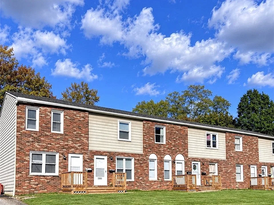 2351 Graham Rd