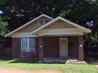 3216 Choctaw Ave