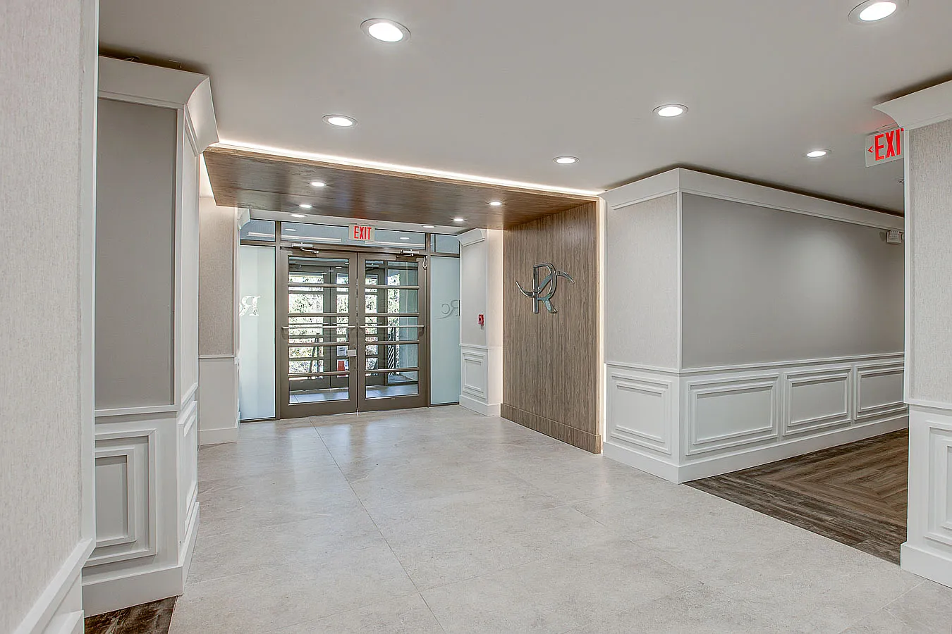 River Club Apartments — Photo 4