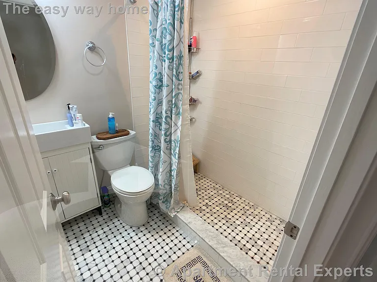 527 Main St #2 — Photo 15