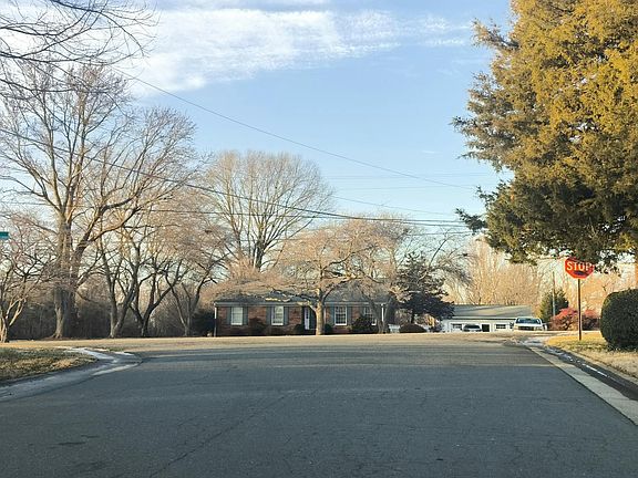 4th image of 1804 Oakhurst Park Ln