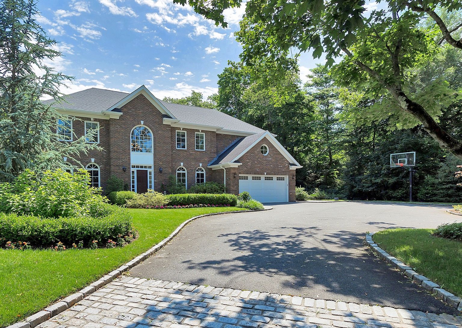 340af3247472a8048c5498fb1a6683