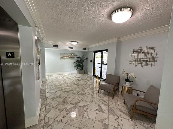 3rd image of 2000 NE 135th St APT 507
