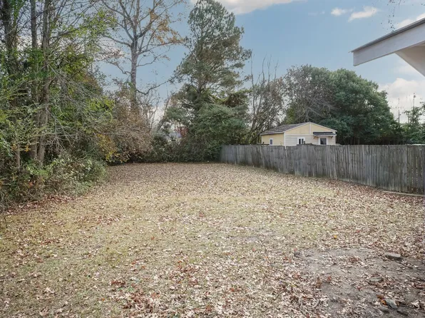 606 N King Ave, Dunn, NC 28334
