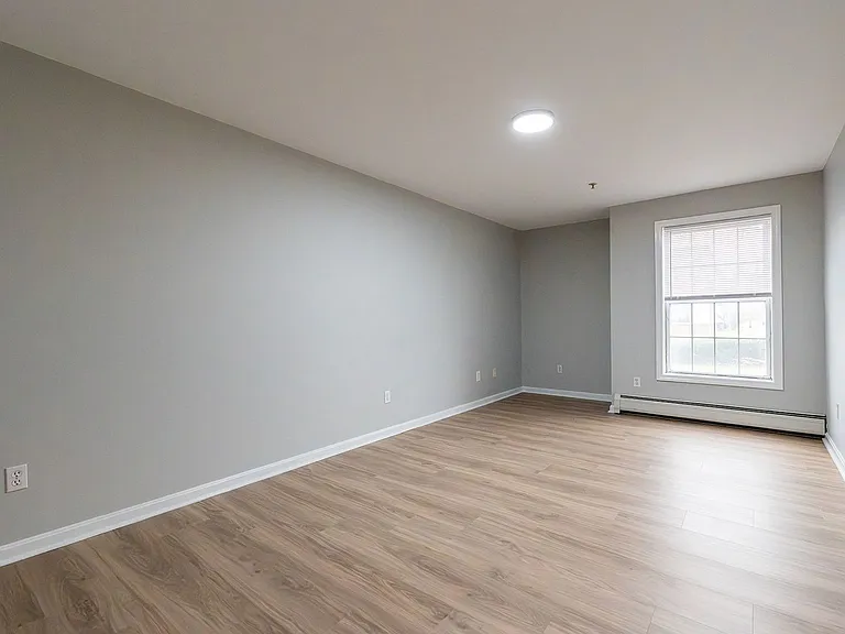 1144 North Ave — Photo 6