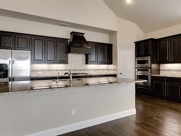 3rd image of 801 Cypress Hill Dr