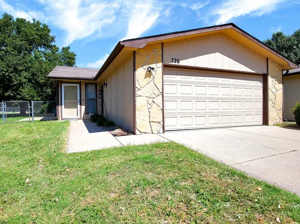 726 N Pin Oak Ct, Derby, KS 67037