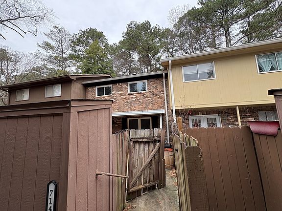 3rd image of 714 Garden View Dr