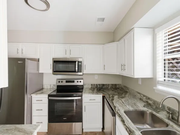 421 Redding Rd APT 118, Lexington, KY 40517