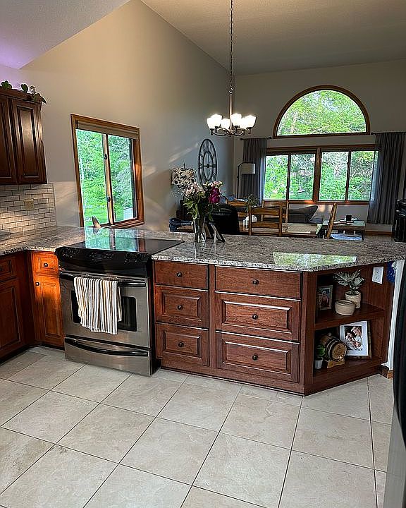 2nd image of 4320 Polaris Ln N