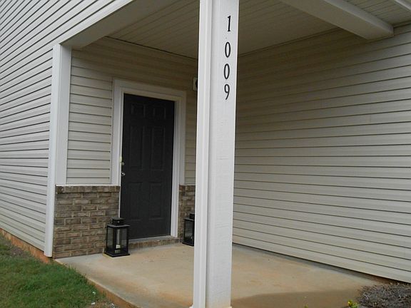 5th image of 1009 Joselynn Dr