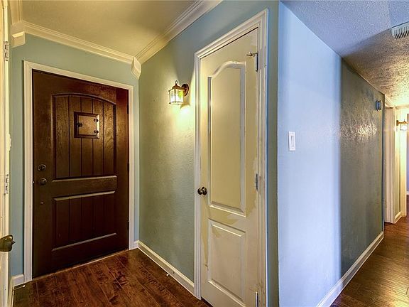 5th image of 923 Sunny Slope Dr