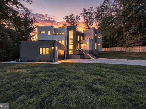 3525 Glenbrook Rd, Fairfax, VA 22031