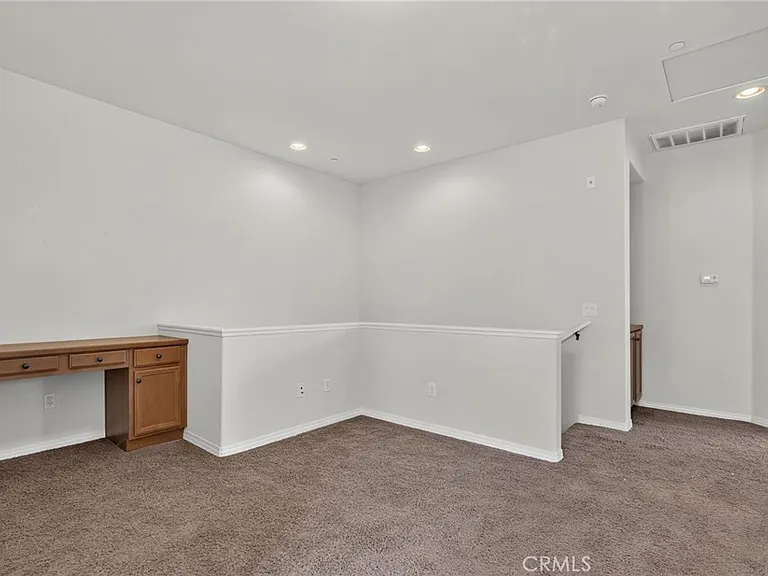 1654 Heywood St — Photo 24