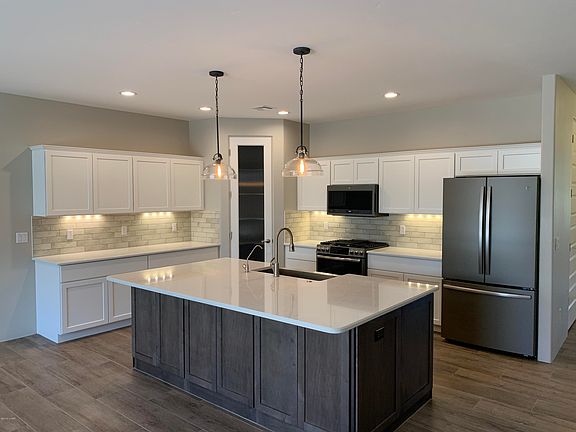 3rd image of 1735 E Alder Cir