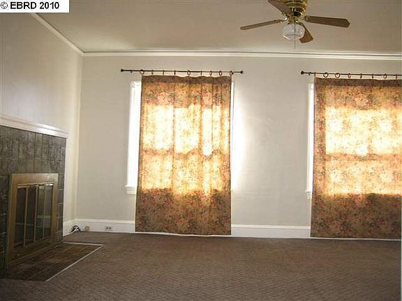 Living room (part of it)