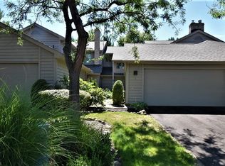 2 Saratoga Ct, Beachwood, OH 44122