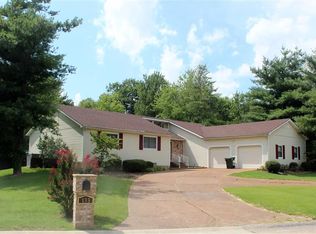 133 Idlewild Dr, Paducah, KY 42001