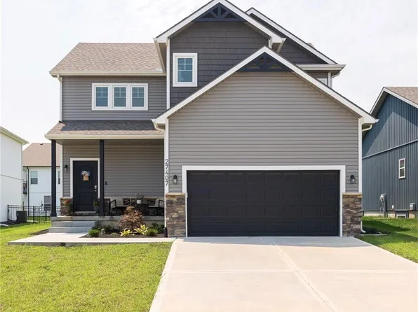 27407 E Sycamore St, Lake Lotawana, MO 64086