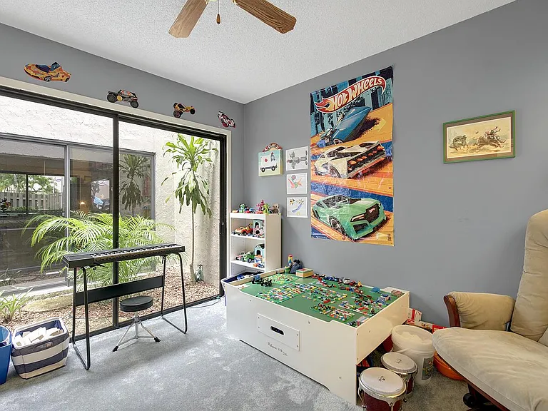 378 SW 28th Ave — Photo 20