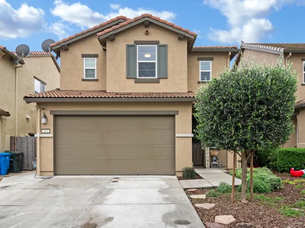 403 Crane Ln, Hollister, CA 95023