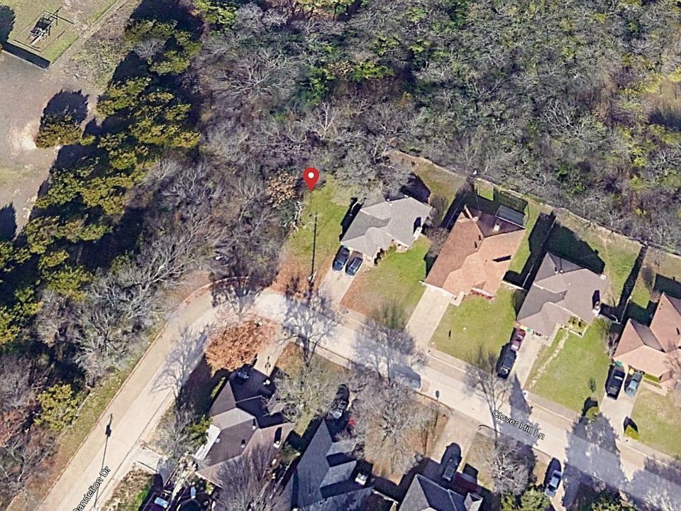 1st image of 800 Clover Hill Ln
