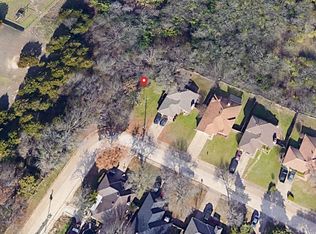 800 Clover Hill Ln, Cedar Hill, TX 75104