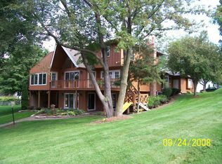 208 Scarborough Ct, Valparaiso, IN 46385