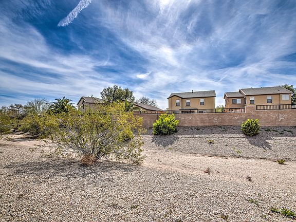 3rd image of 939 E Lovegrass Dr