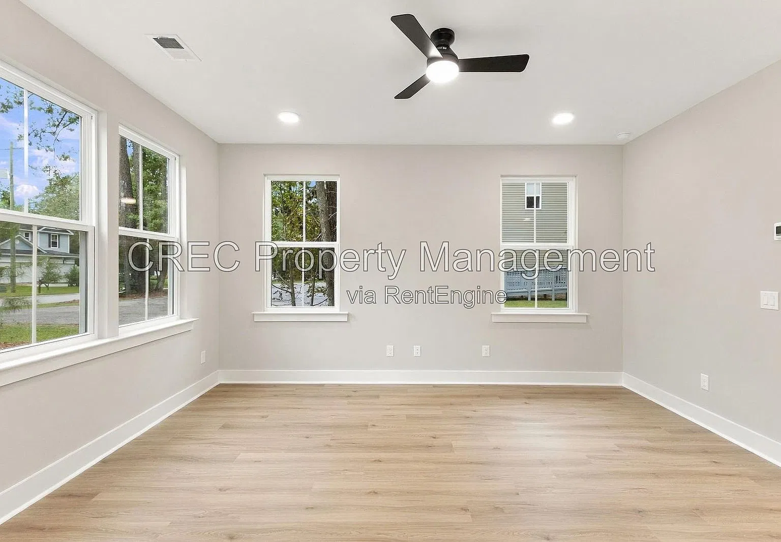 3 bed, 2.5 bath, 1586 sqft, $2,200 — Photo 2