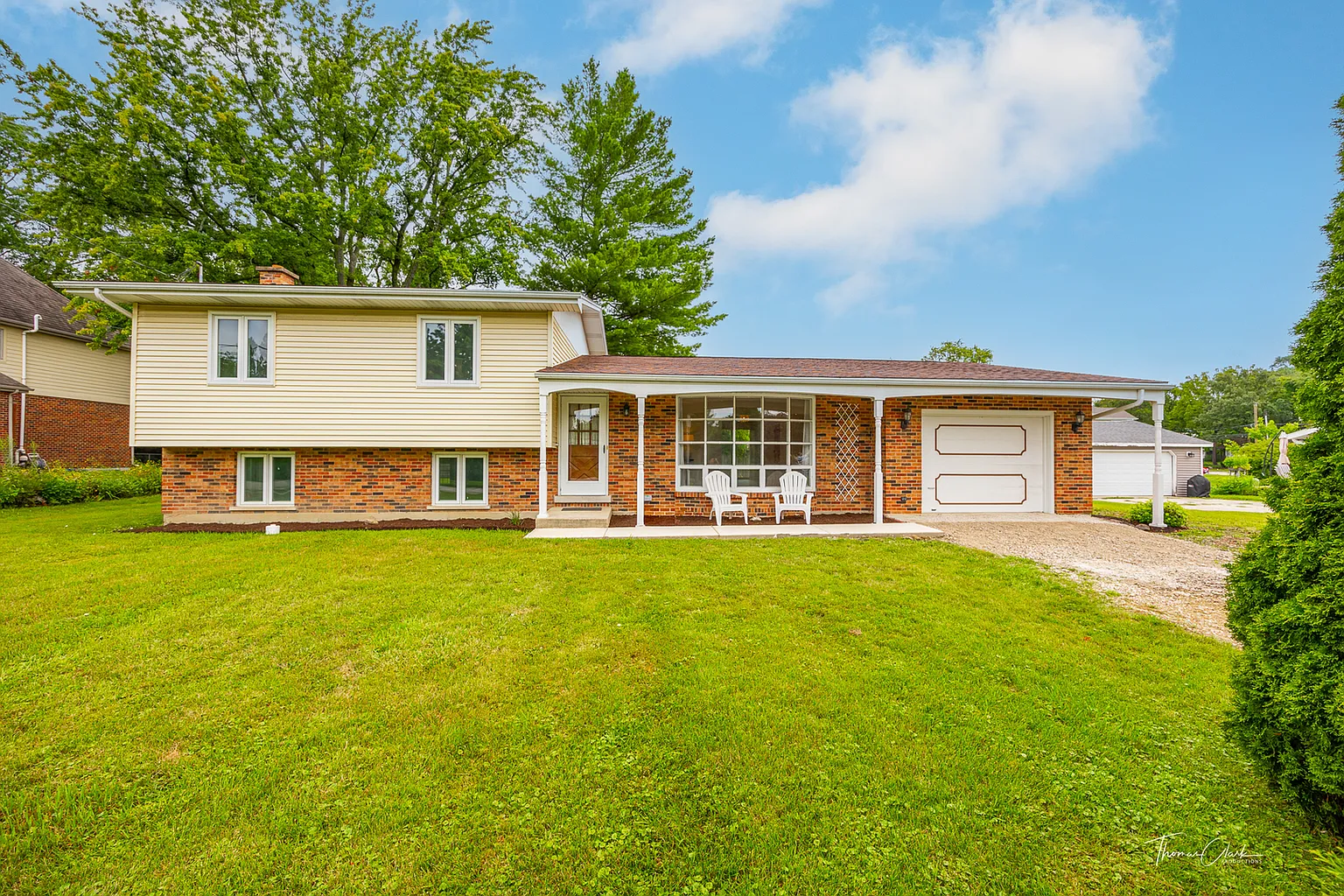 116 W Chicago Ave photo 1