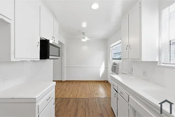 20610 Hartland St #C — Photo 6