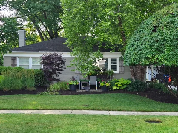 737 Deerpath Dr, Deerfield, IL 60015
