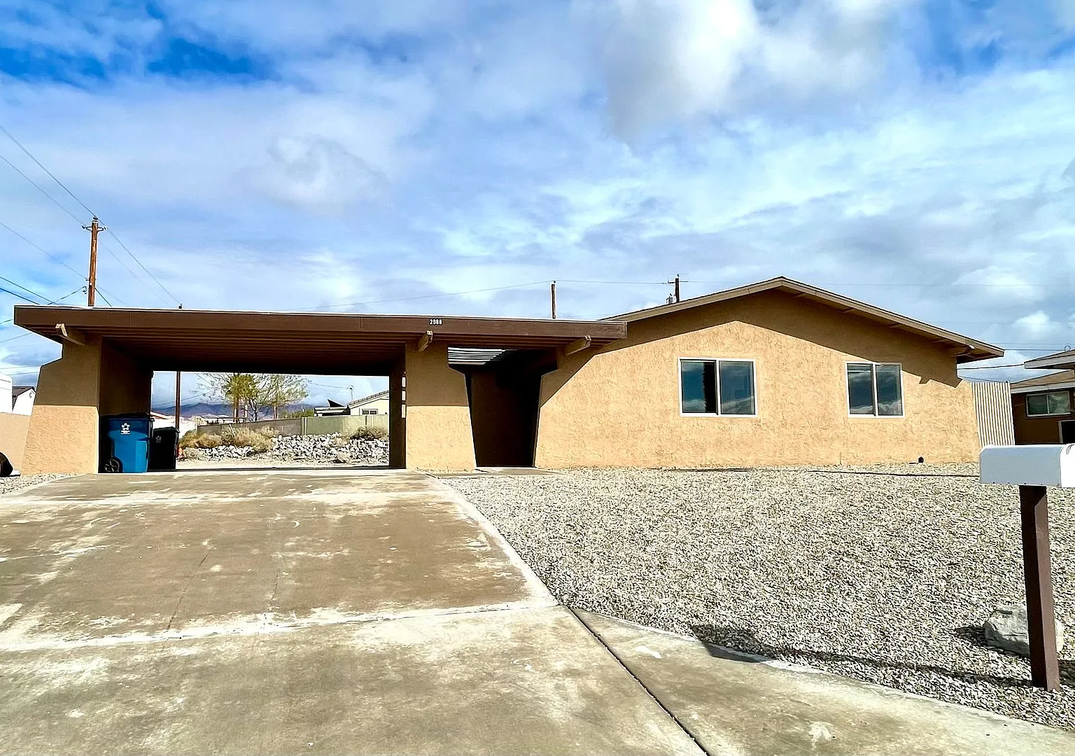 Cute 3 Bedroom Home in Lake Havasu City- Available Now! — Photo 2