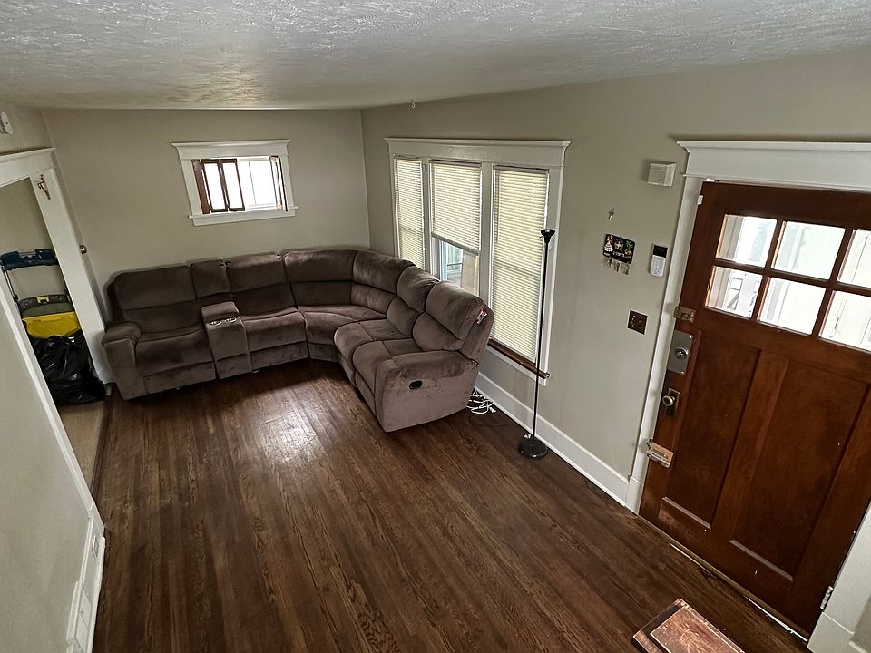 1st image of 133 Evelyn St