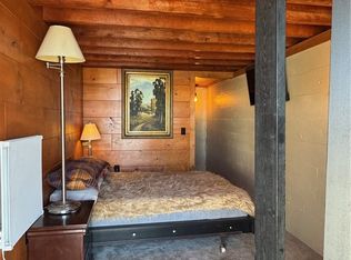 24998 Ocean View Dr, Crestline, CA 92325